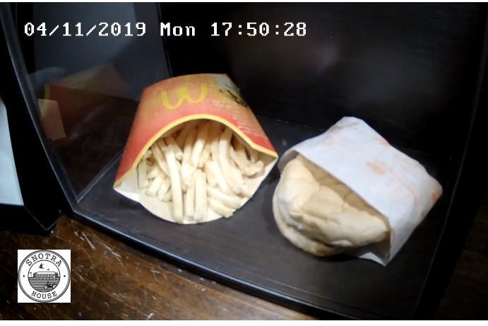 hamburger mcdonalds vechi de 10 ani