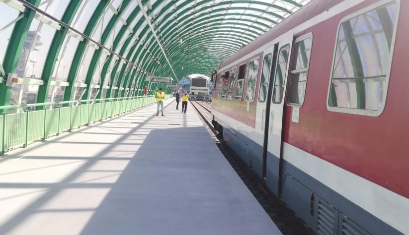 tren bucuresti otopeni