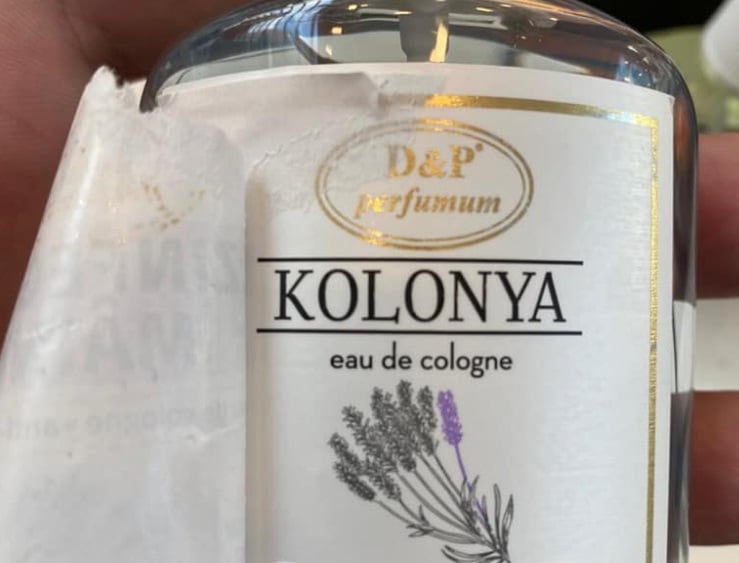 eticheta reala apa de colonie